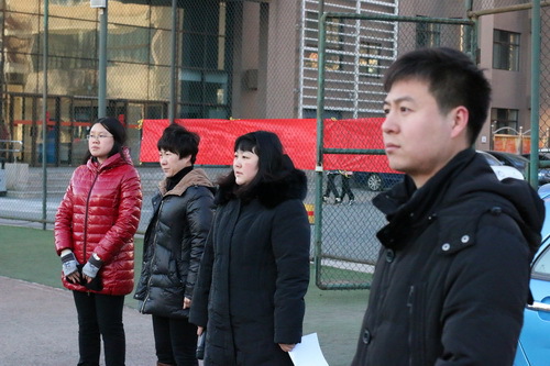 4学生处全体老师参加升旗仪式_调整大小 4学生处全体老师参加升旗仪式_调整大小