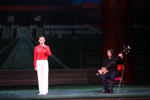 曲剧《破晓登程》_调整大小