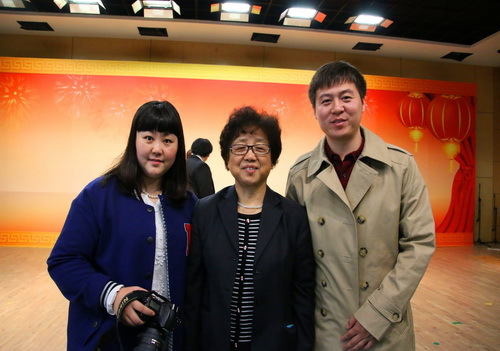 18.学生工作党支部书记及党员教师代表与敬老院负责人合影_调整大小