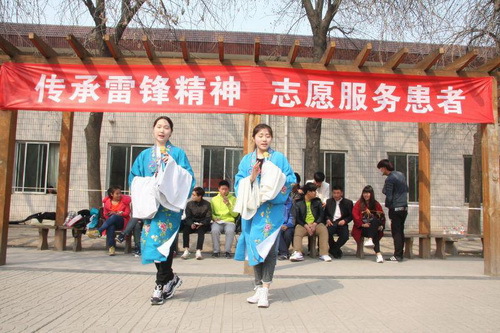 5.高职京剧13班王安琪、谢静怡演唱京剧《贵妃醉酒》选段_调整大小