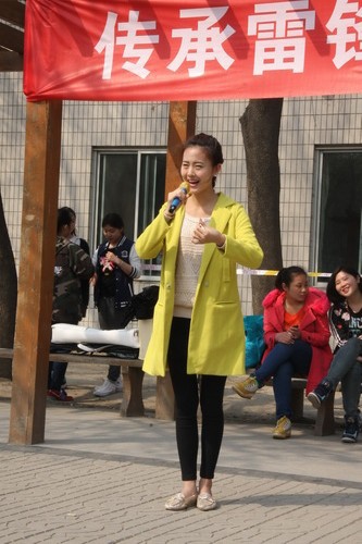 9.高职评剧14班姚斌演唱评剧《火红的太阳》选段_调整大小