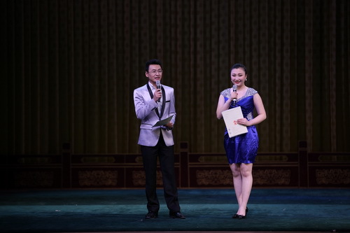 1主持人_调整大小