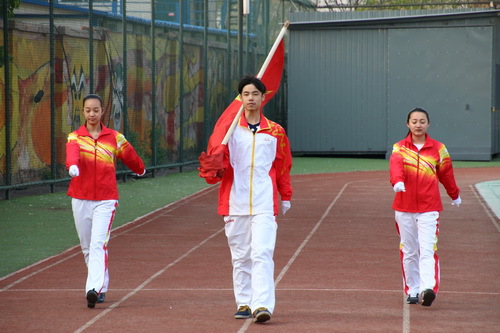 1升旗手出旗_调整大小