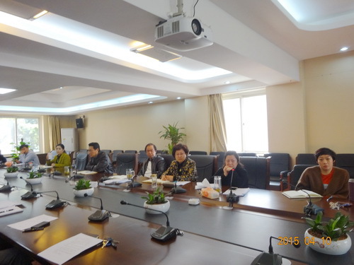 1学院领导听取汇报_调整大小