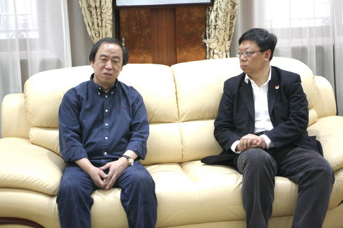 2院长刘侗与杨海滨副书记交流_调整大小