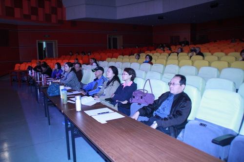 1京剧系选拔评委席_调整大小