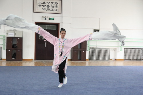 10地方戏曲系唱念做打组选拔_调整大小