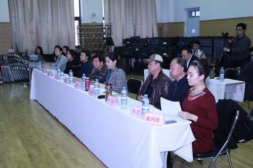 13音乐系选拔评委席_调整大小