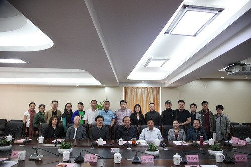 8全体与会人员合影_调整大小