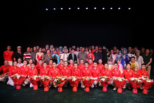 11、合影_调整大小