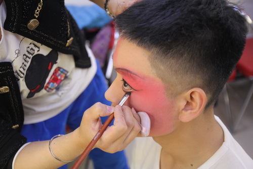 幕后3_调整大小