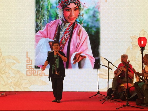 2著名京剧表演艺术家李炳淑演唱《龙江颂》_调整大小