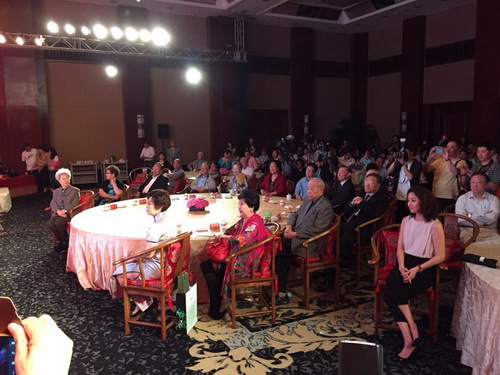 1活动现场_调整大小