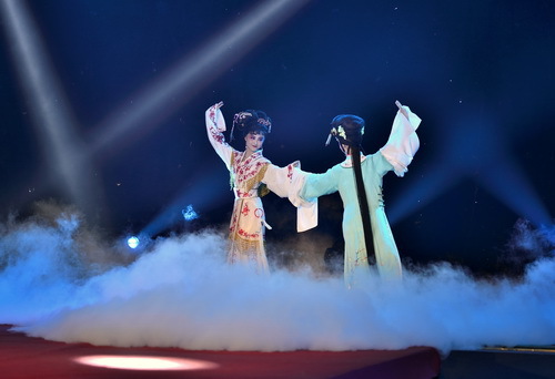 3展演现场_调整大小