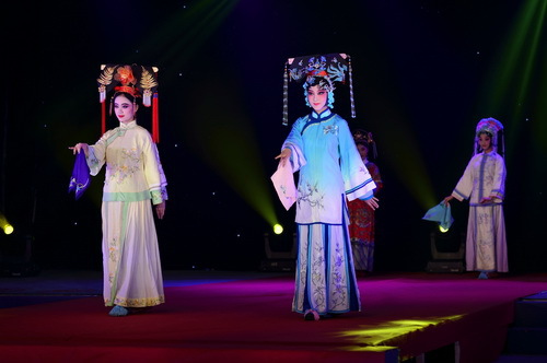 2展演现场_调整大小