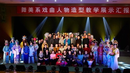 10演出圆满成功集体合影_调整大小