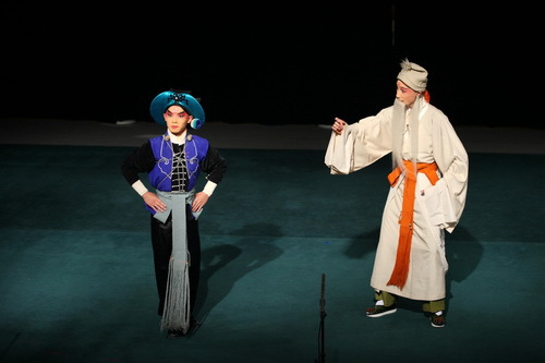 12汇报剧目《探庄》_调整大小