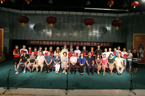 8全体师生合影_调整大小