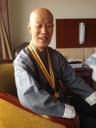 6参加9.3阅兵式的李余秀老师_调整大小