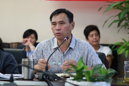 3副院长黄平总结、布置学生处工作_调整大小