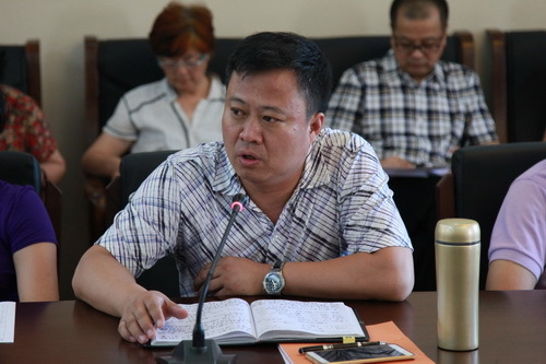 6教务处主任王雷做工作安排_调整大小