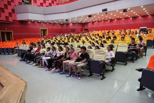 会议现场_调整大小