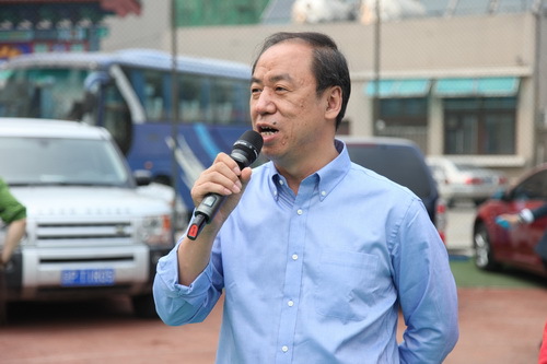 2院长刘侗代表院领导致辞，宣布比赛开始_调整大小