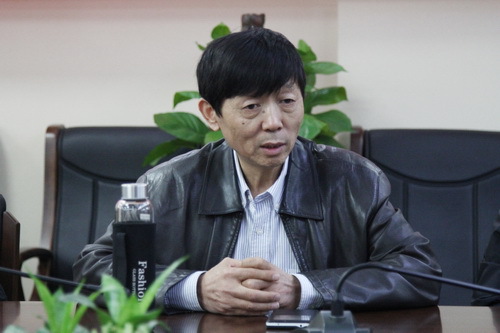 中国国家京剧院舞美中心主任于跃刚讲话_调整大小