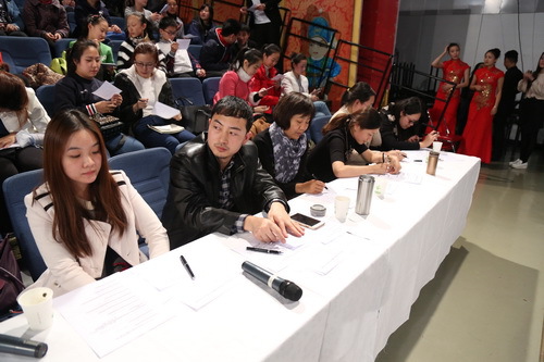 6评委席_调整大小