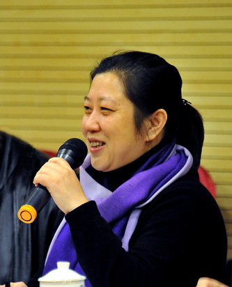 1.副院长黄珊珊主持研讨会_调整大小