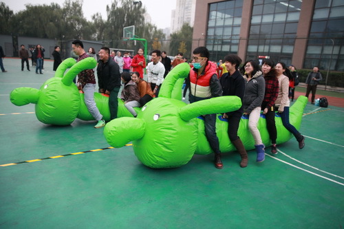 5充气毛毛虫_调整大小