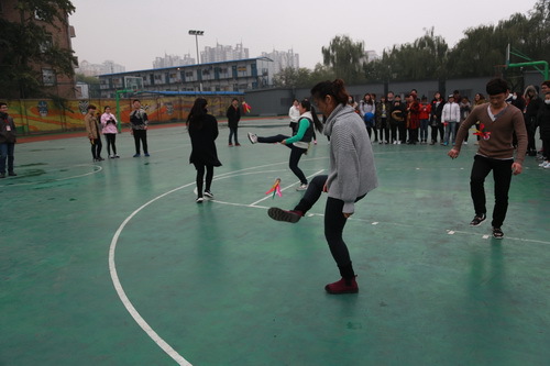 9踢毽子2_调整大小