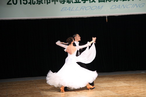 6国标舞竞技比赛_调整大小