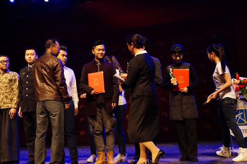 3颁奖现场_调整大小